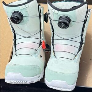 Burton Women's Felix Mint snowboard boots 8.5z